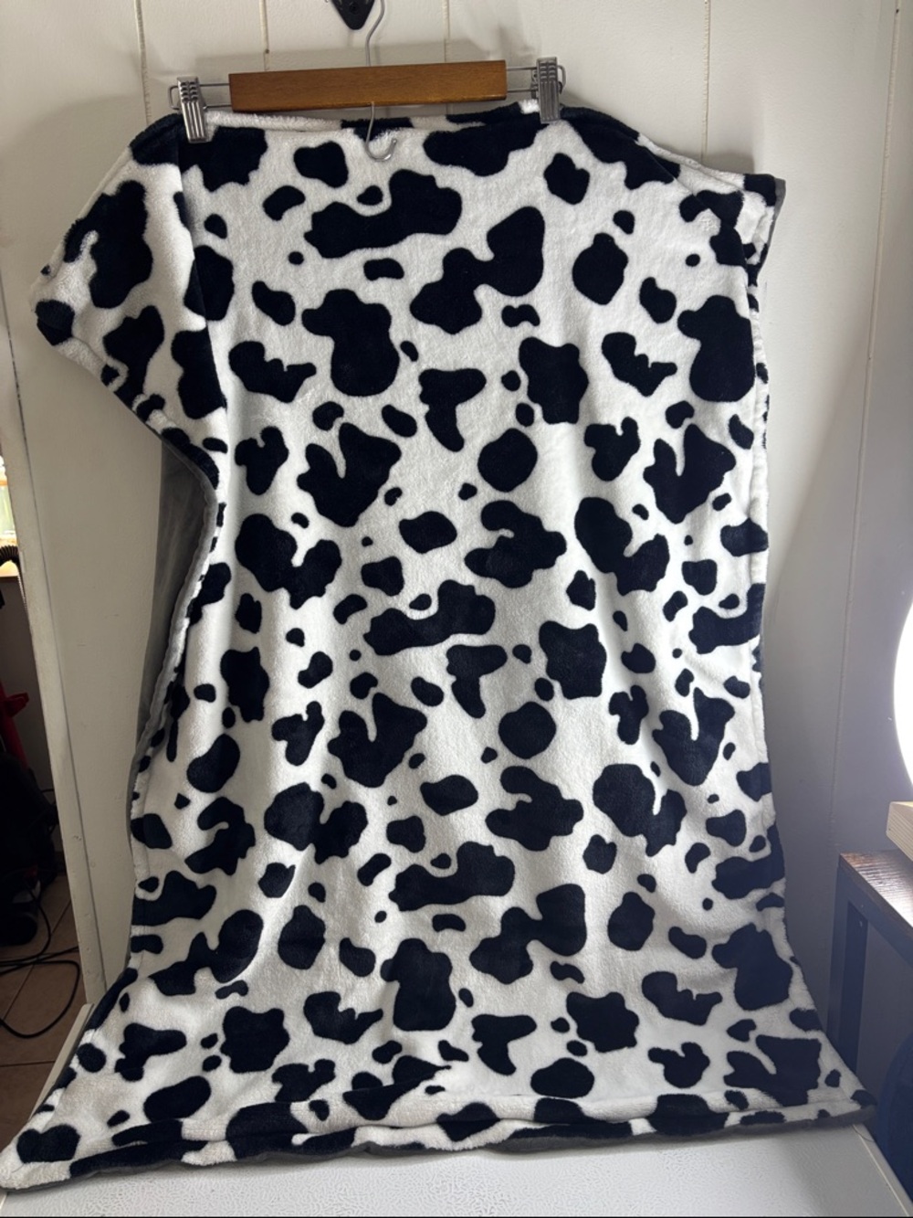 Black & White Cow Print Plush Baby blanket